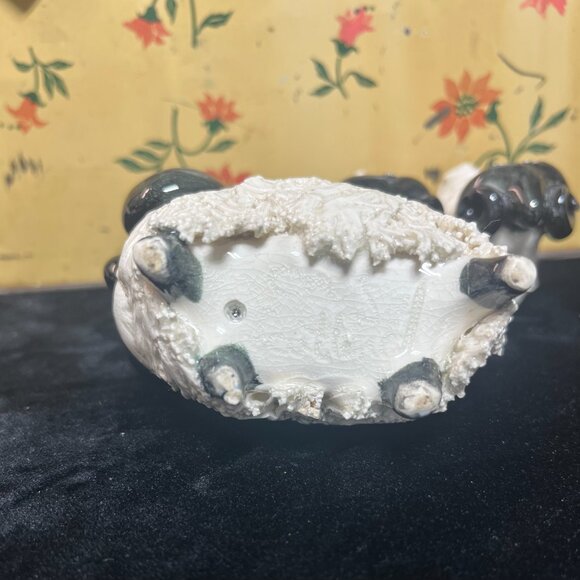 Vintage sheep family made in Scotland - Picture 4 of 5